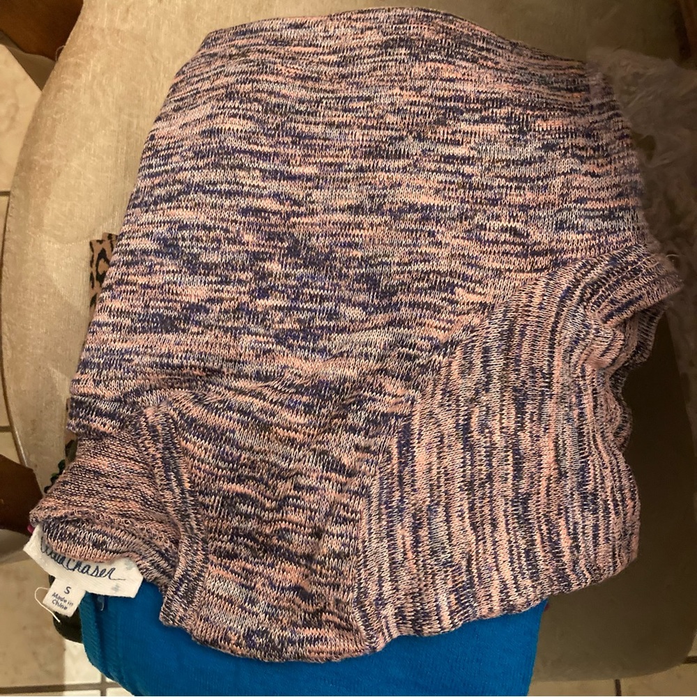 Blue/Pink Top - Picture 8 of 8